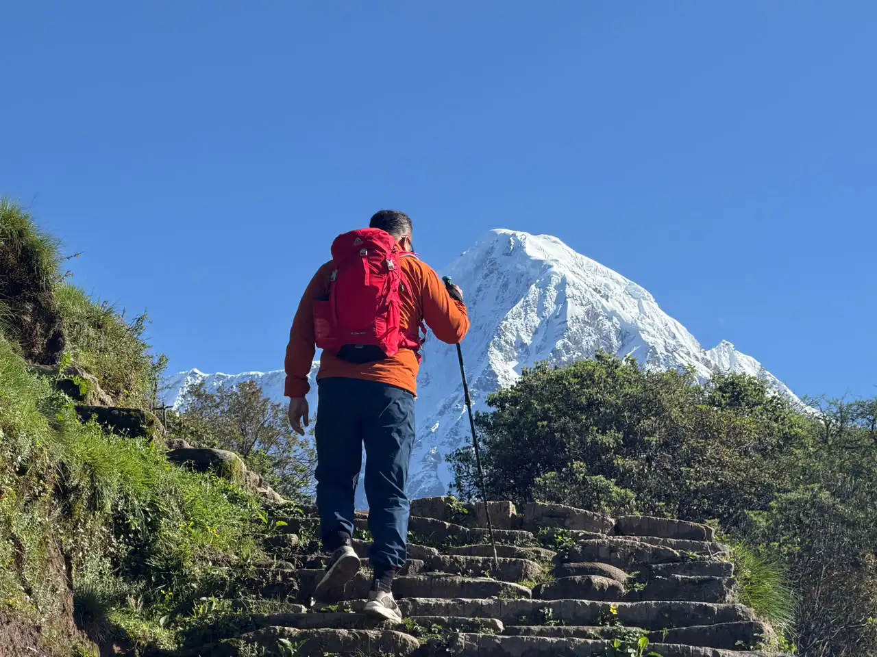 Trekker in Mardi Himal
