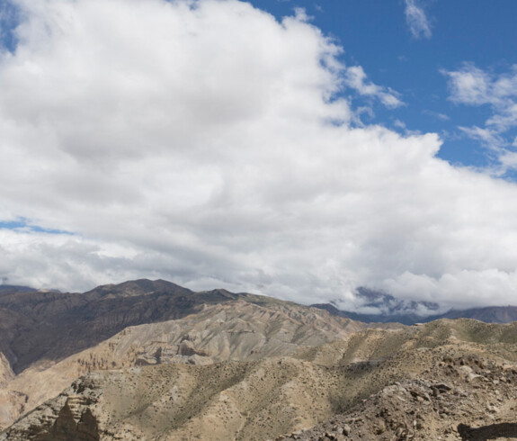 네팔의 흔한 길을 벗어난 트레킹
