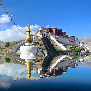 Potala Palace – Former residence of Dalai Lamas