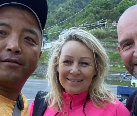 Paquete de lujo de trekking al campamento base del Everest con regreso en helicóptero