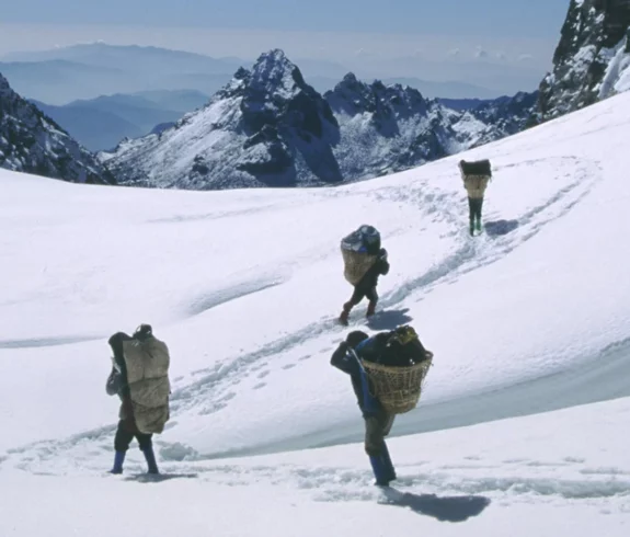 Besteigung des Ganjala-Gipfels