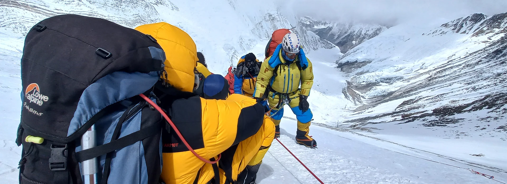 Tips for Reducing Everest Summit Cost: Cost-Saving Strategies for Aspiring Climbers