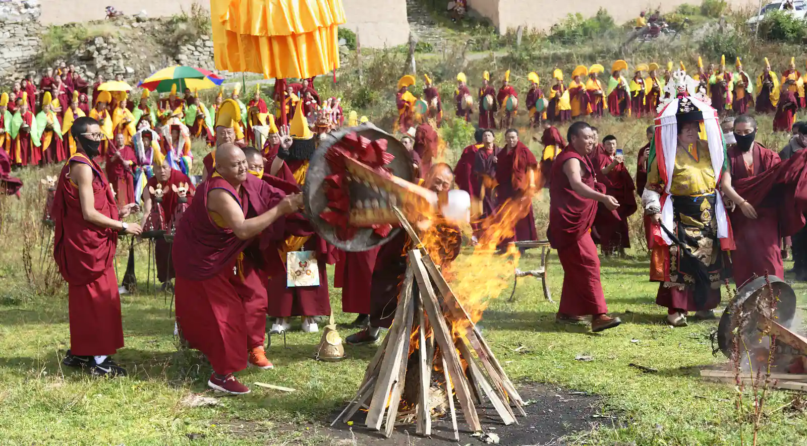 Ceremony at Litang Gon