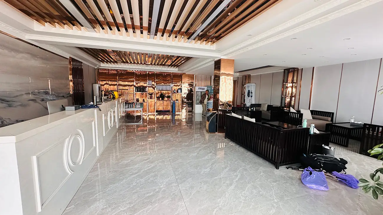 Darchen Hotel Lobby