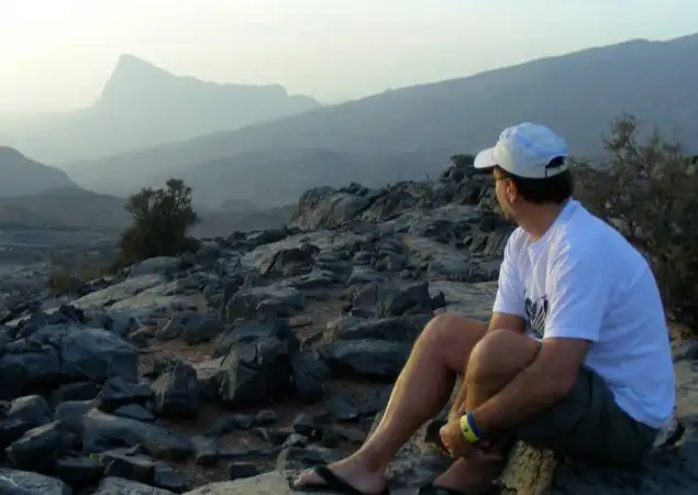 Exploring Jebel Shams: Oman’s Premier High-Altitude Destination for Adventure and Scenic Beauty