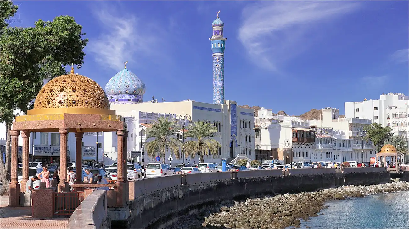 Mutrah Corniche with Masjid Al Rasool Al A'dham mosque
